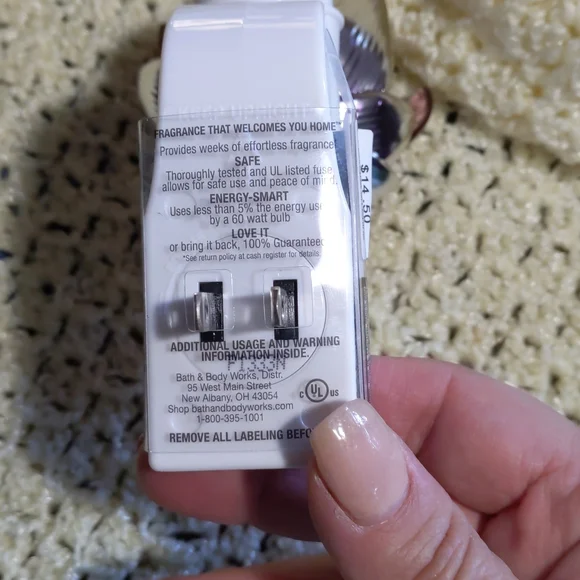 Bath & body works flower wallflower plugin - Picture 10 of 11